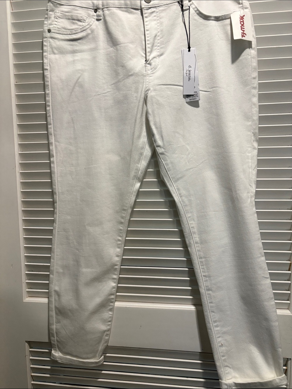 White Women's Skinny Jeans - d jeans